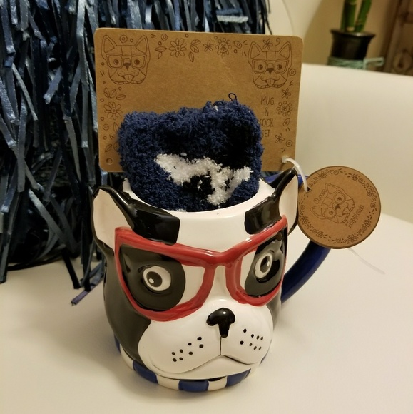 Bulldog socks and mug gift set - Picture 2 of 5